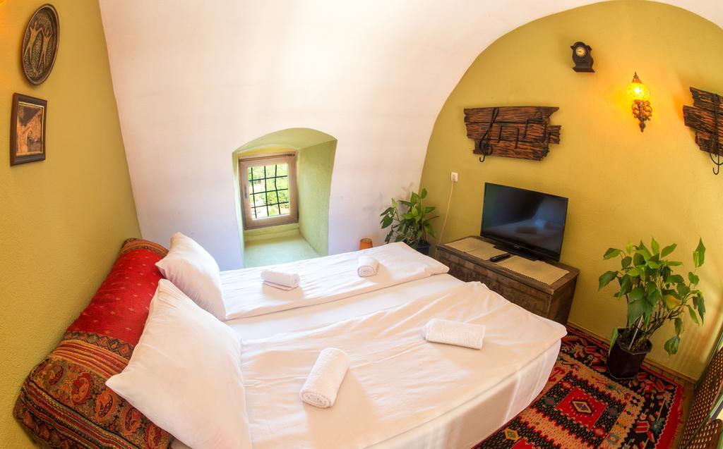 Cozy Studio Apartment Next To The Old Bridge Mostar Bagian luar foto