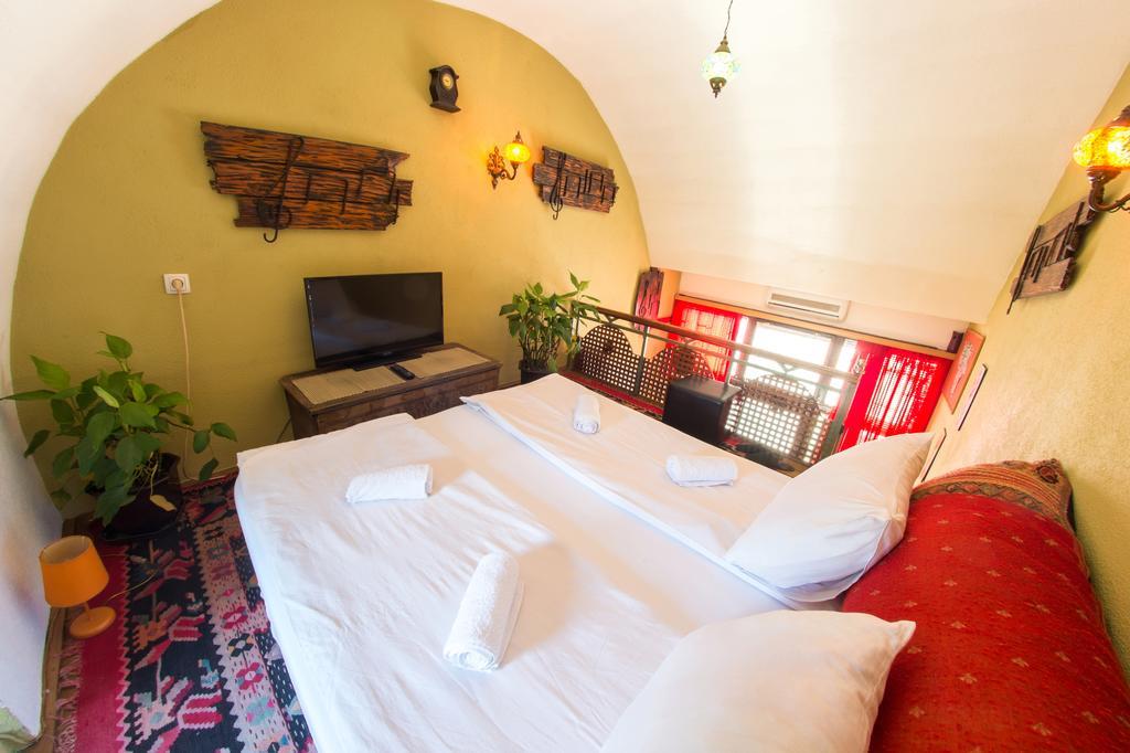 Cozy Studio Apartment Next To The Old Bridge Mostar Bagian luar foto